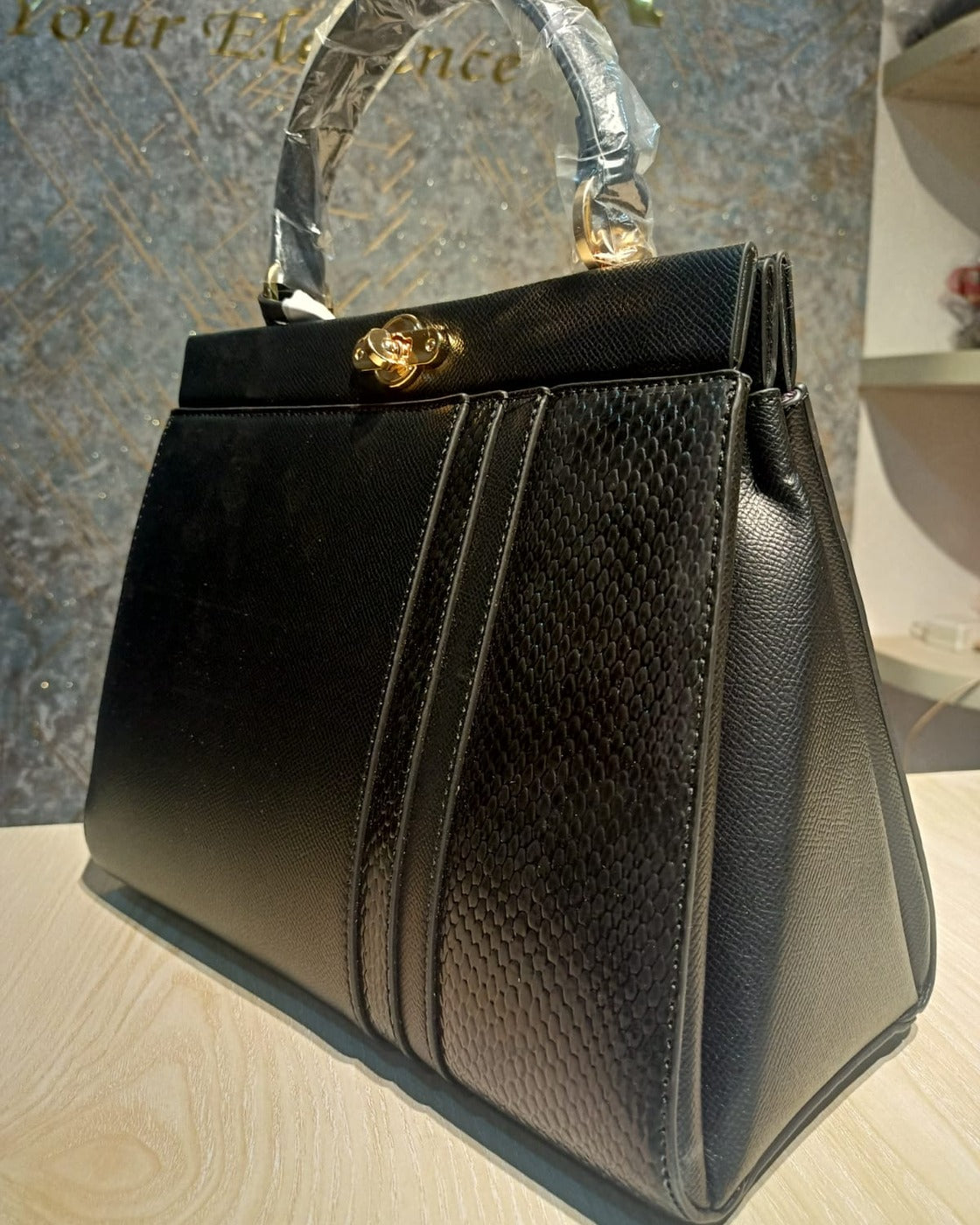 Bagco BGCSAT36 · Black Handbag
