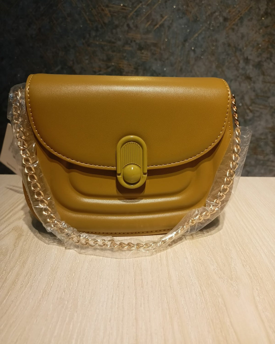 Bagco EK012305031 · Mustard Olive Handbag