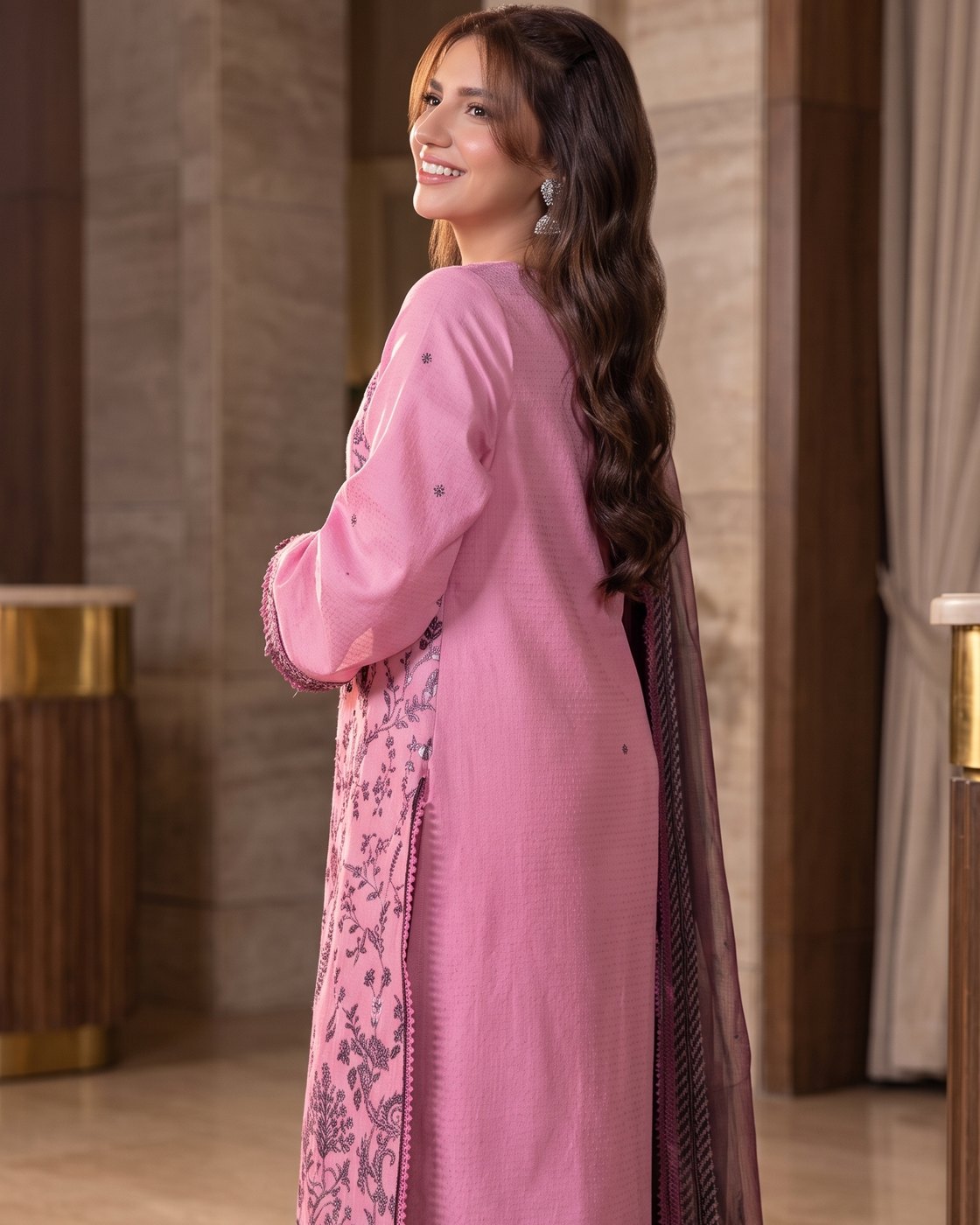 Asim Jofa Signature AJUBF-08 · 3 Piece Unstitched Lawn