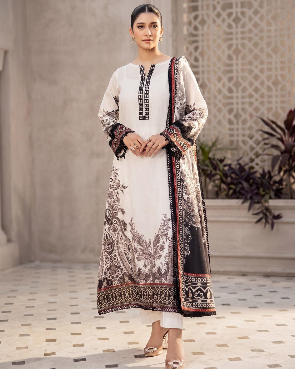 Elahéh Vol.1 05 · 3 Piece Unstitched Lawn