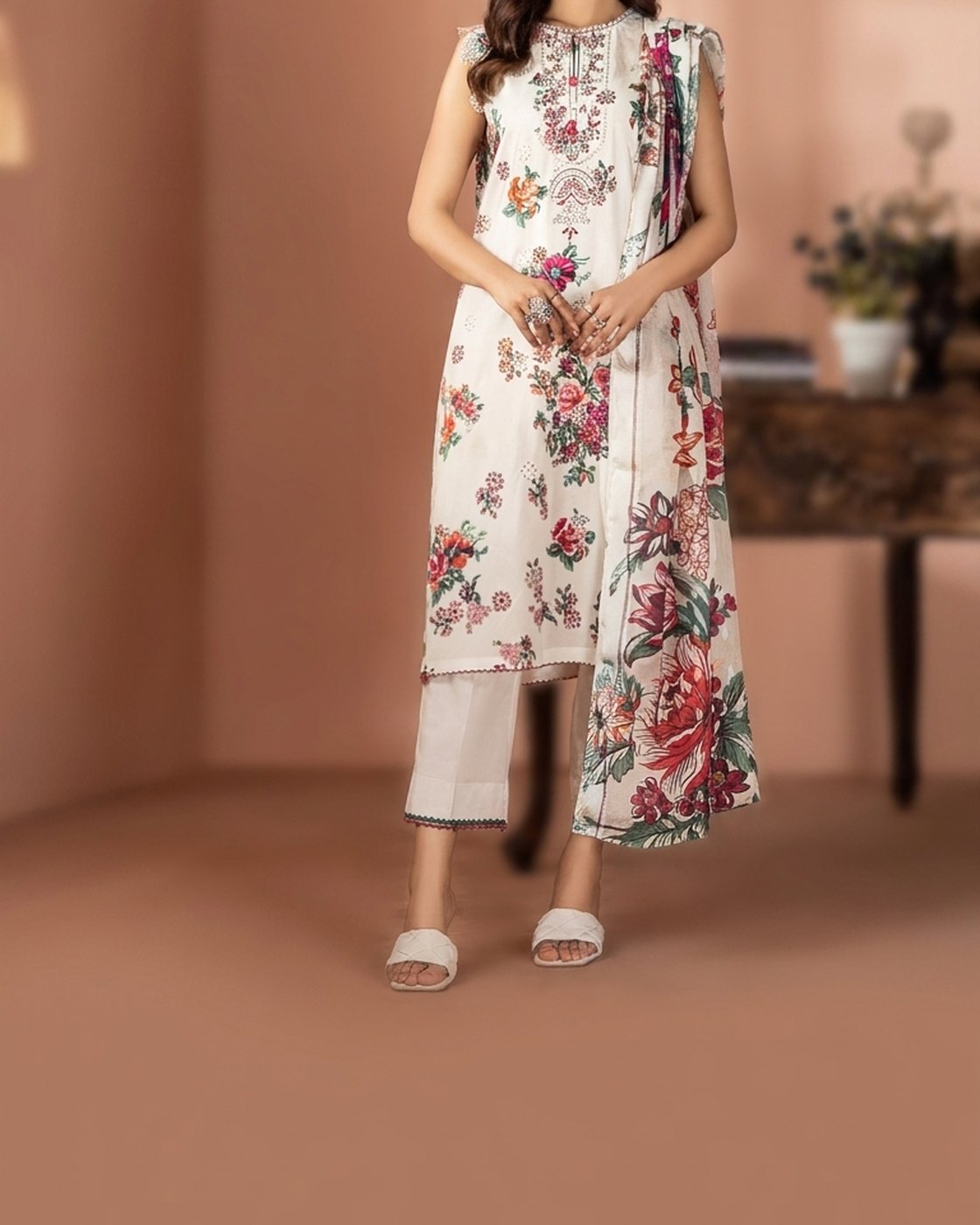 Gulljee Banafsha Article-03 · 3 Piece Unstitched Lawn
