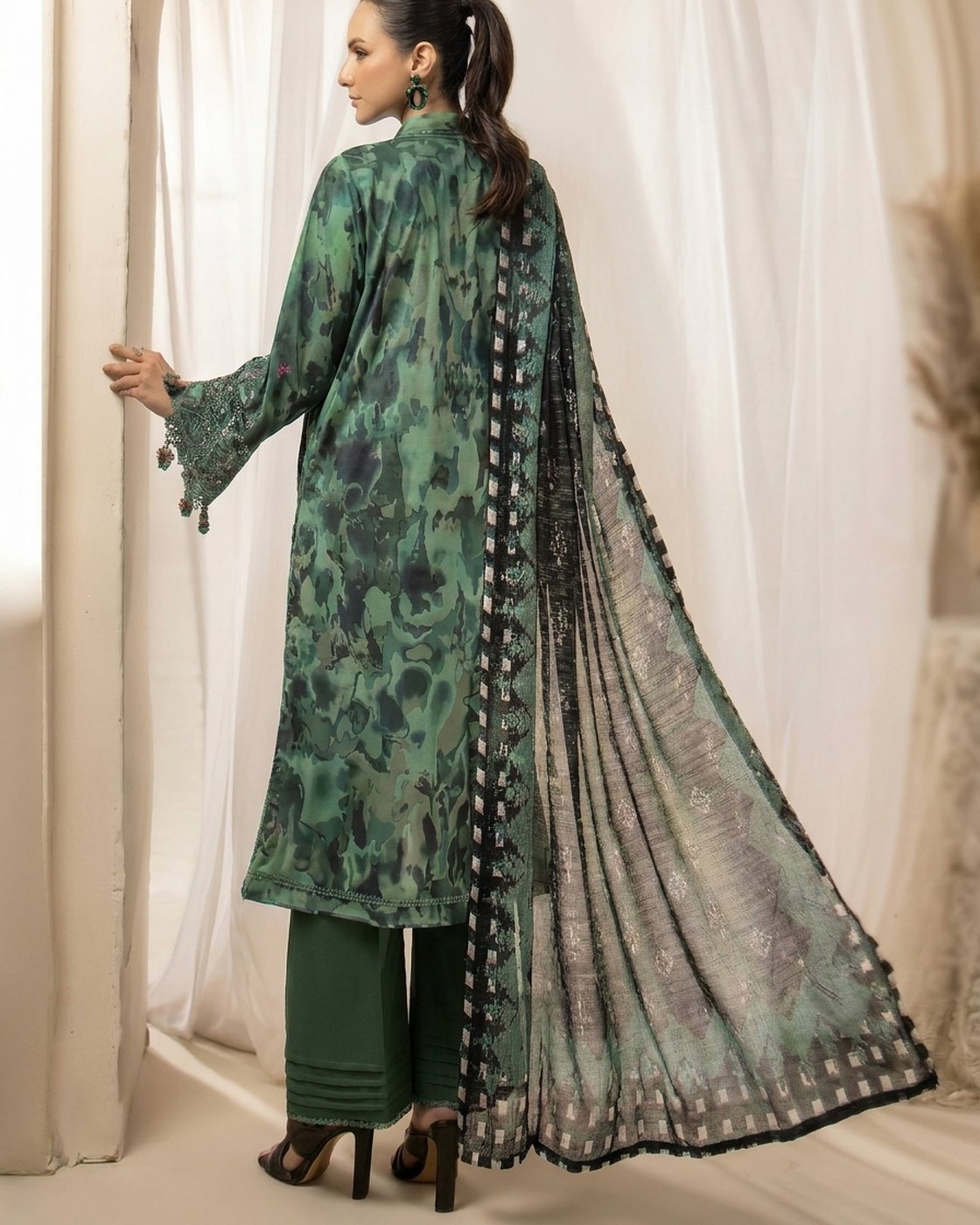 Nureh Rang Nagar RN-201 · 3 Piece Unstitched Lawn